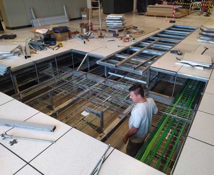 TOLERIE/CHAISES/Chaise P4.jpg